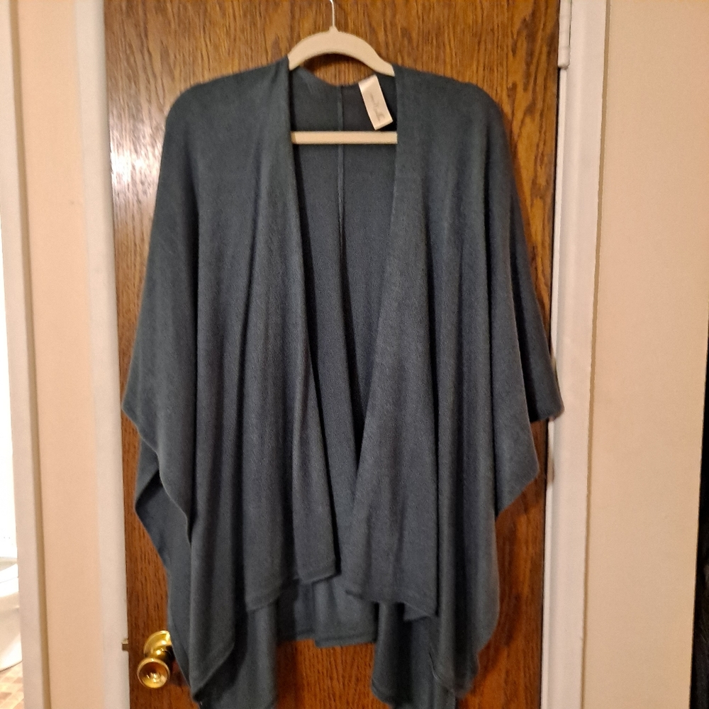 Simply Noelle sweater poncho